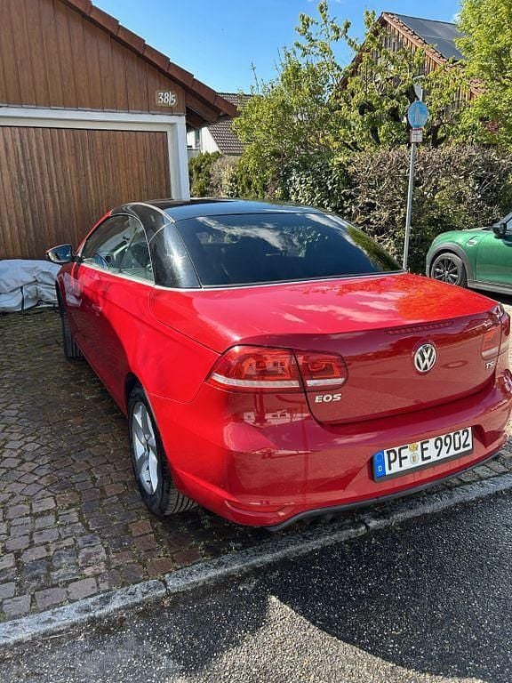 Second-hand VW Eos 122 CP (89 kW) 2011 Roșu Cabrio