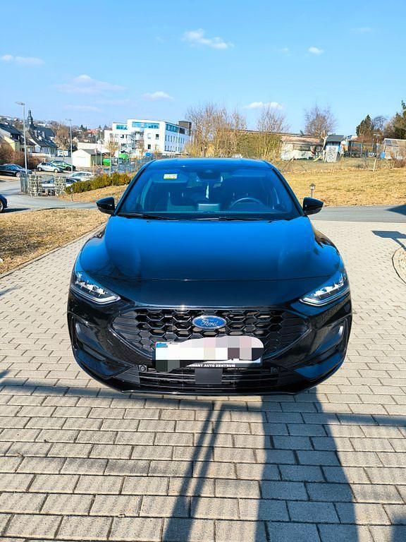 Gebraucht Ford Focus ST-Line 125 PS (91 kW) 2022 Schwarz Limousine
