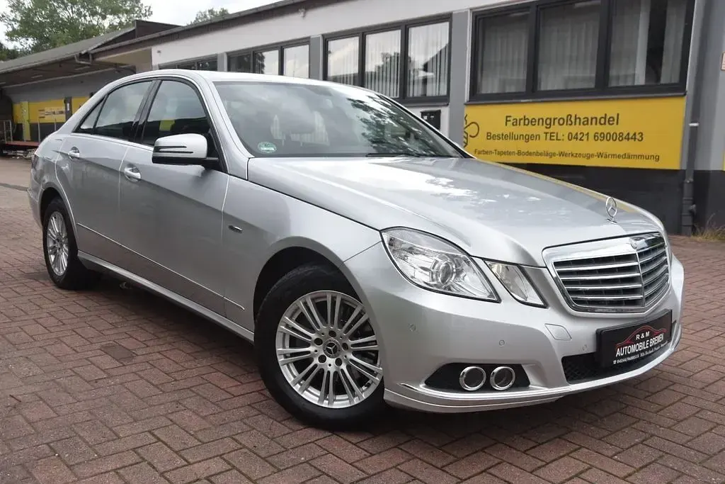 Gebraucht Mercedes E220 170 PS (125 kW) 2011 Silber Limousine