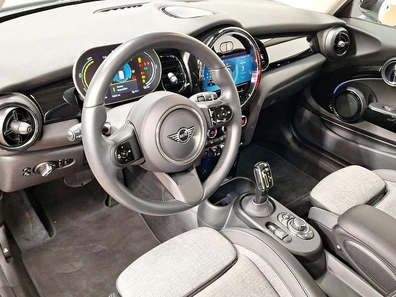 Gebraucht Mini Cooper SE 135 kW (184 PS) 2023 Weiß Kleinwagen