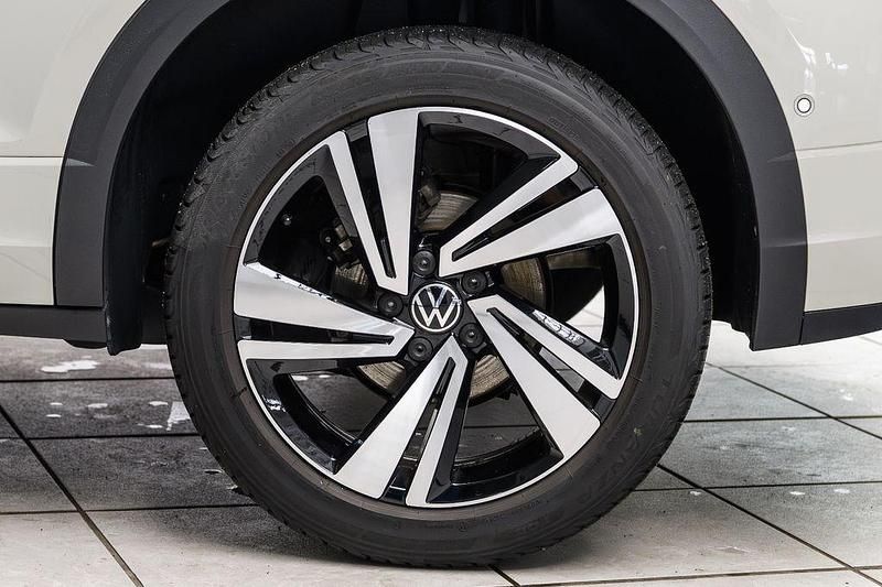 Gebraucht VW T-Roc R-line 150 PS (110 kW) 2024 Grau SUV