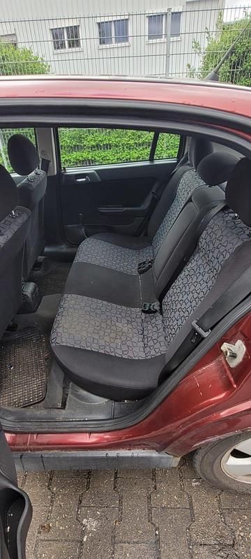 Second-hand Opel Astra 84 CP (61 kW) 2000 Roșu Coupe