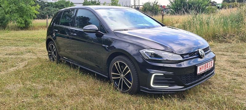 Schwarz Gebraucht 2018 VW Golf VII GTE Limousine | 18.600 € (Fairer Preis) - Bild 1/4