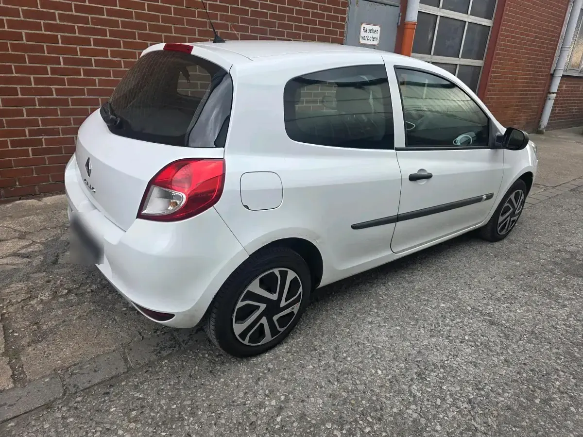 Gebraucht Renault Clio 75 PS (55 kW) 2012 Weiß Kleinwagen
