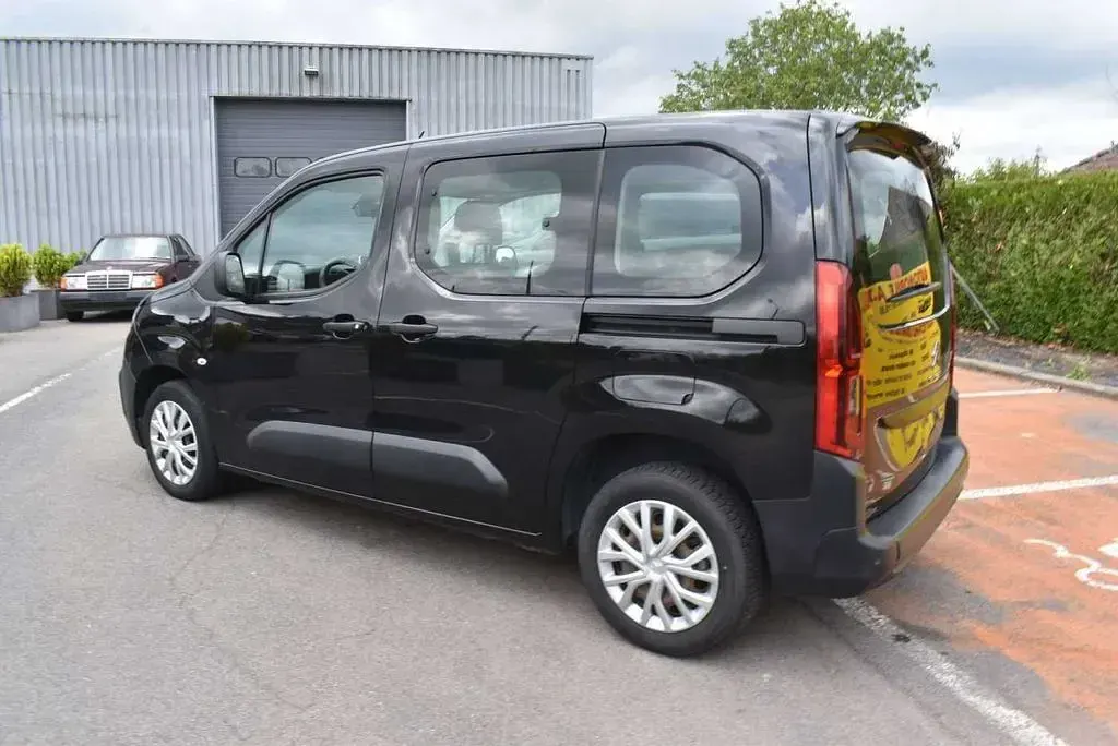 Gebraucht Citroën Berlingo Live 131 PS (96 kW) 2021 Schwarz Van / Kleinbus