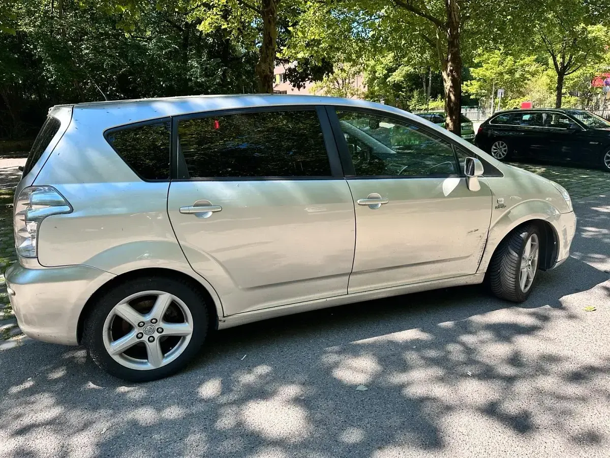 Gebraucht Toyota Corolla 140 PS (102 kW) 2007 Silber Kombi
