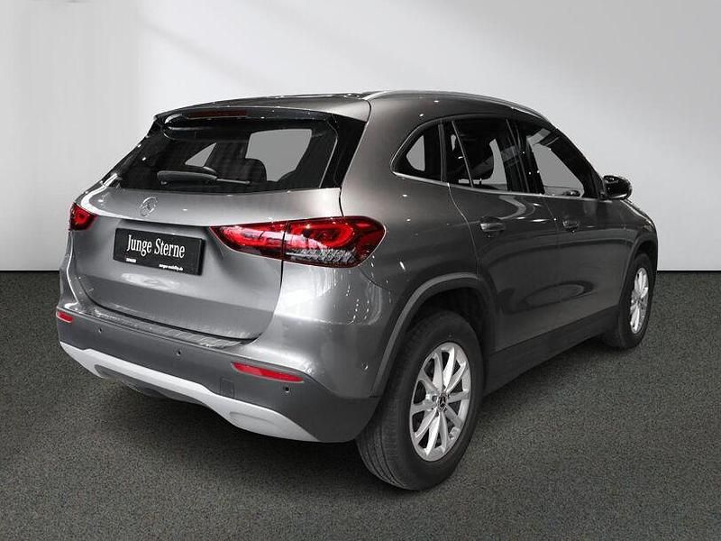 Gebraucht Mercedes GLA200 Style 163 PS (119 kW) 2020 Lack mountaingrau SUV