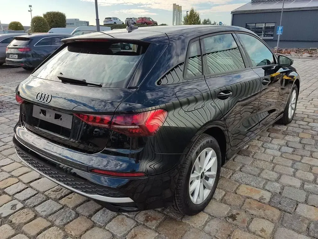 Neu Audi A3 150 PS (110 kW) 2026 Schwarz Limousine