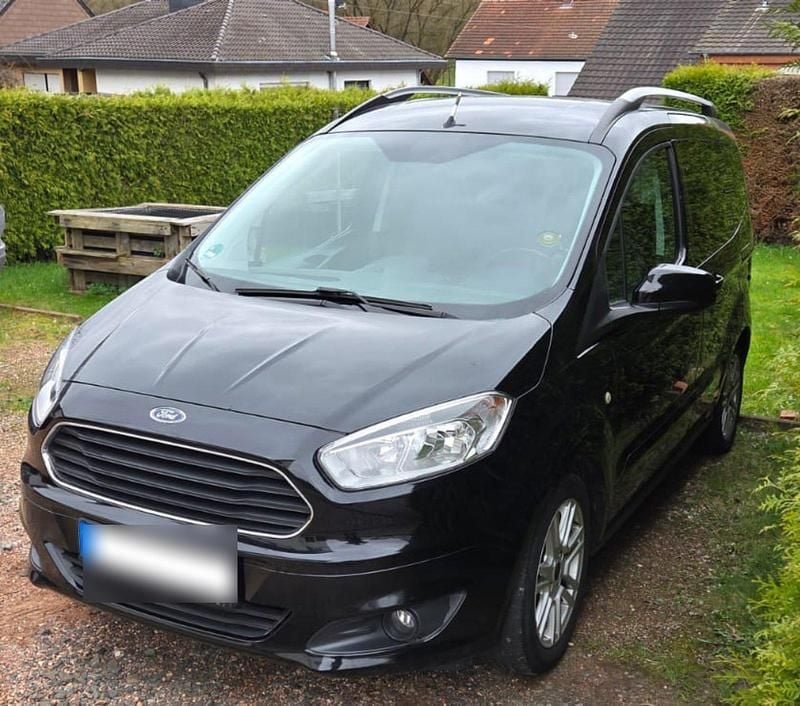 Gebraucht Ford Courier Titanium 105 PS (77 kW) 2017 Schwarz Van / Kleinbus