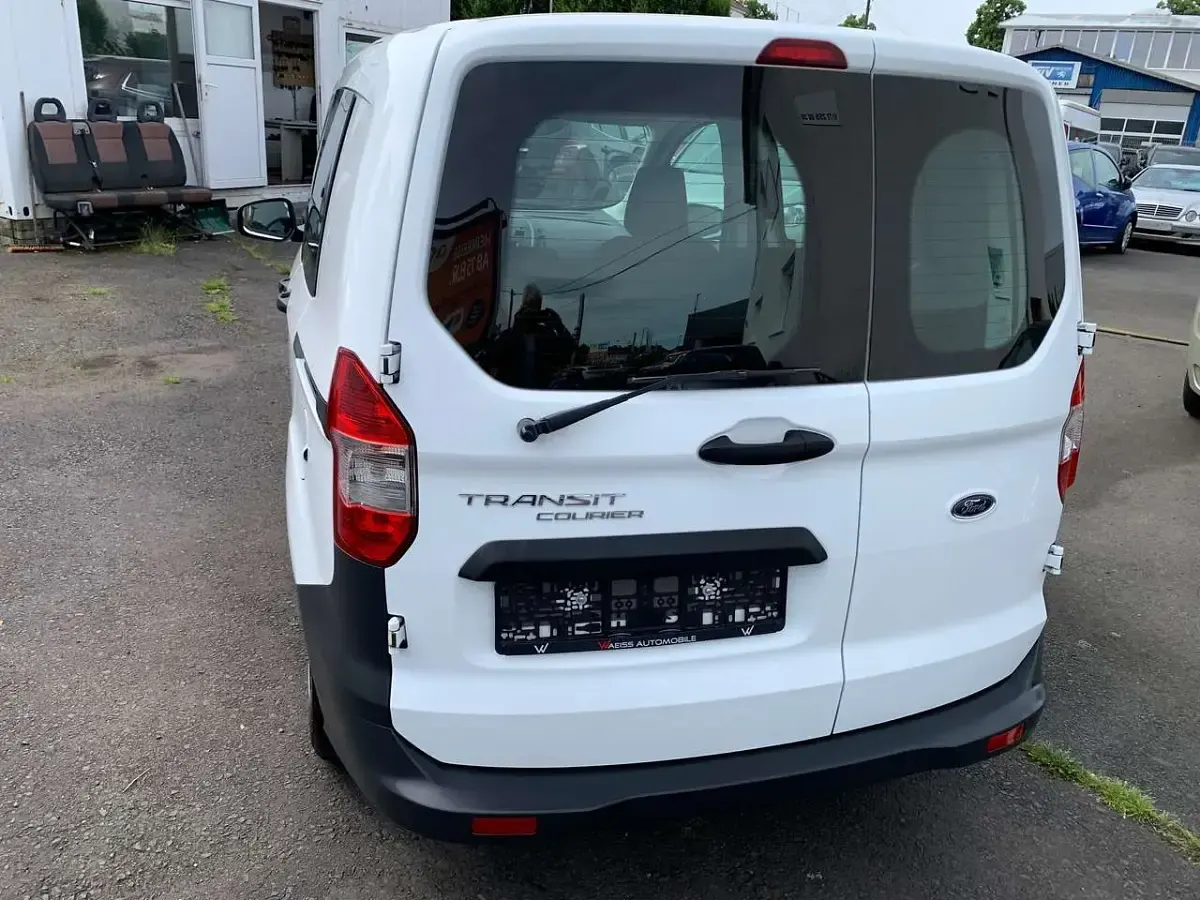 Gebraucht Ford Transit 75 PS (55 kW) 2017 Frostweiß Kombi