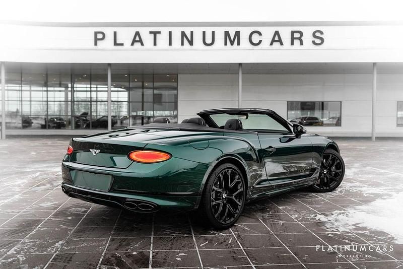 Gebraucht Bentley Continental 549 PS (403 kW) 2024 Grün Cabrio