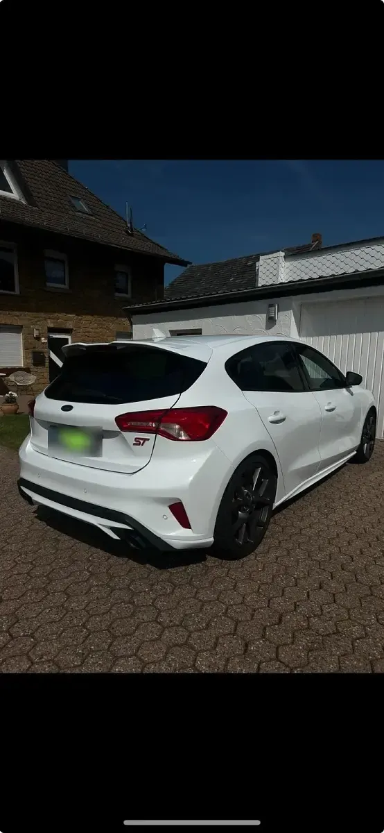 Gebraucht Ford Focus ST 280 PS (205 kW) 2020 Weiß Limousine