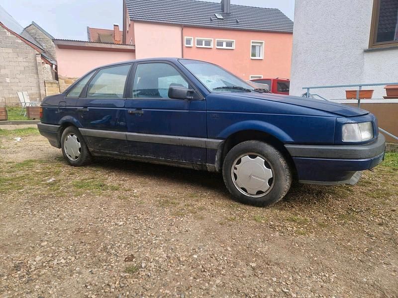 Gebraucht VW Passat 75 PS (55 kW) 1991 Blau Limousine