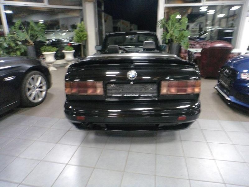 Gebraucht BMW 325 Cabriolet Performance 171 PS (125 kW) 1988 Schwarz Cabrio
