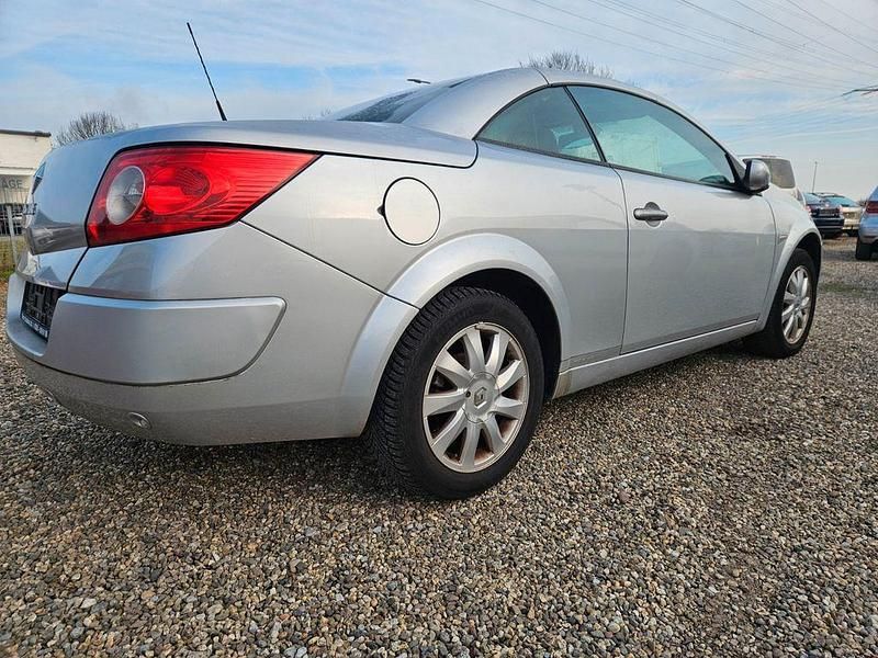 Gebraucht Renault Mégane Cabriolet Avantage 111 PS (81 kW) 2008 Grau Cabrio