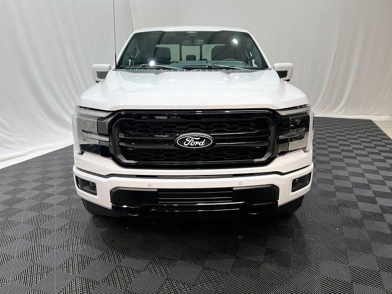Neu Ford F-150 Lariat 405 PS (297 kW) 2025 Oxfort white Abholung
