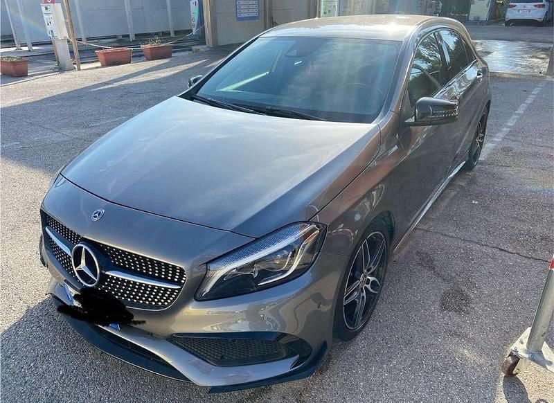 Grau Gebraucht 2018 Mercedes A200 Edition Limousine | 9.900 € - Bild 1/4