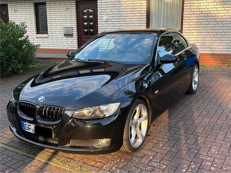 Schwarz Gebraucht 2010 BMW 320 Cabriolet M Sport Cabrio | 6.990 € (Guter Preis) - Bild 1/4
