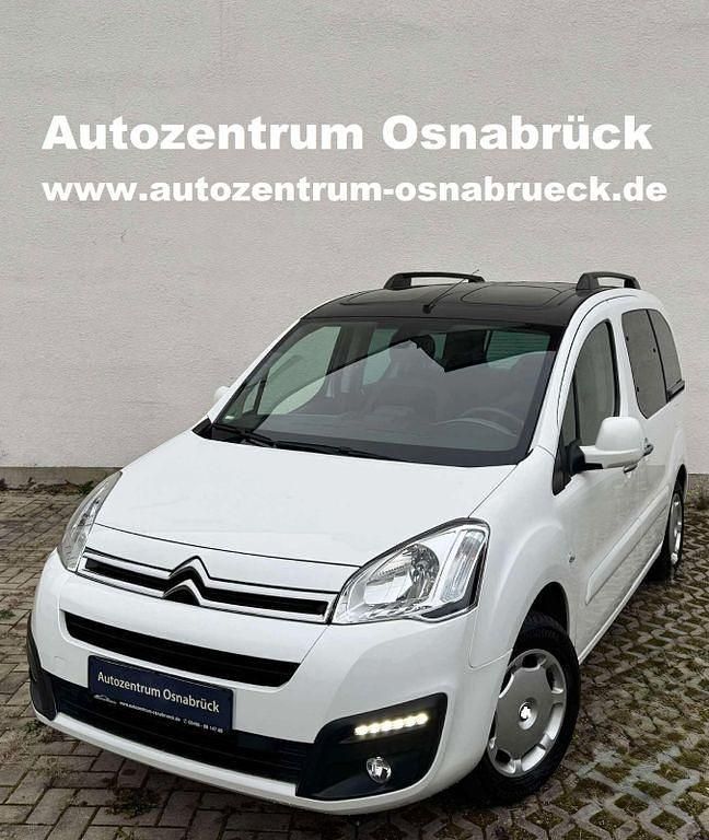 Weiß Gebraucht 2015 Citroën Berlingo SELECTION Van / Kleinbus | 13.790 € (Teuer) - Bild 1/4