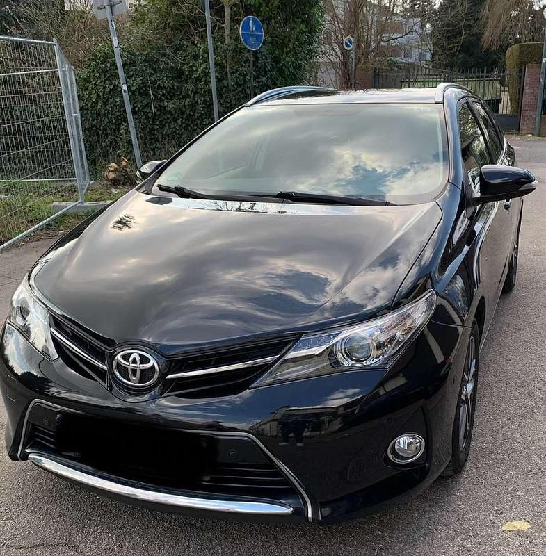 Gebraucht Toyota Auris 132 PS (97 kW) 2015 Schwarz Kombi
