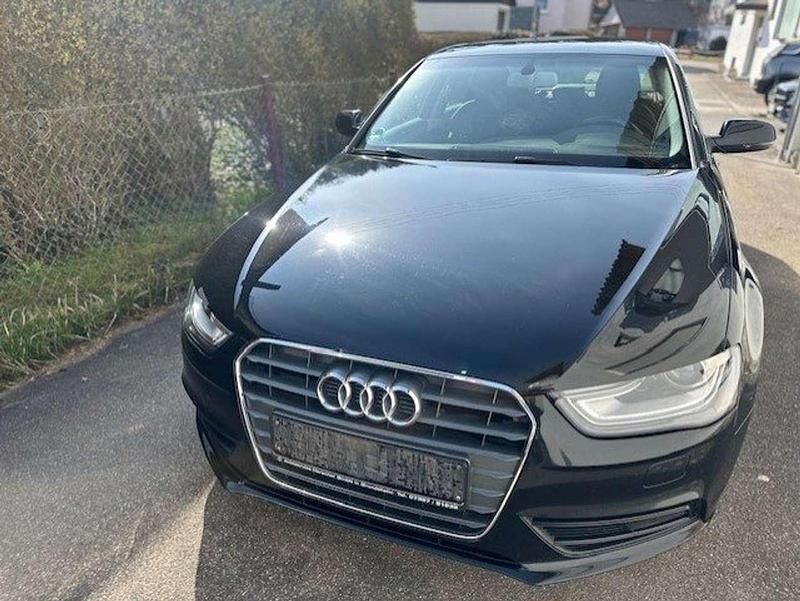 Gebraucht Audi A4 Ambition 150 PS (110 kW) 2015 Mythosschwarz metallic Limousine