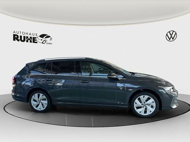 Gebraucht VW Golf VIII Style 150 PS (110 kW) 2024 Delfingrau Kombi