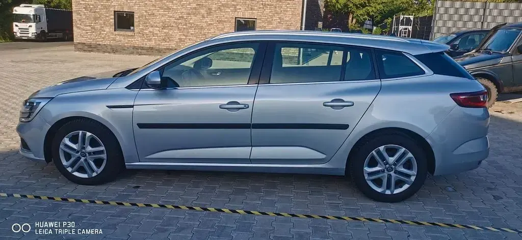 Gebraucht Renault Mégane 131 PS (96 kW) 2018 Grau Limousine