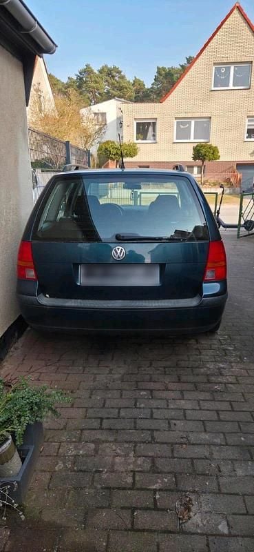 Second-hand VW Golf IV 100 CP (73 kW) 2001 Verde Break