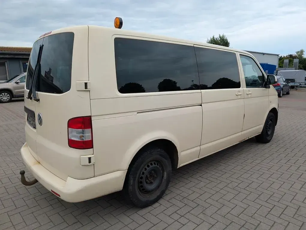 Gebraucht VW Caravelle Comfortline 140 PS (102 kW) 2012 Gelb Van