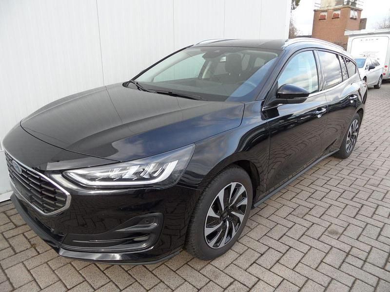 Gebraucht Ford Focus Titanium 125 PS (91 kW) 2024 Obsidianschwarz Kombi