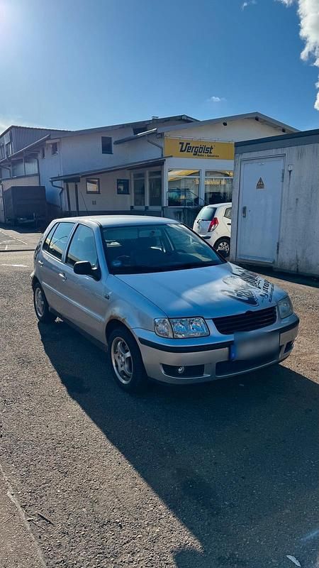Gebraucht VW Polo 65 PS (47 kW) 2003 Silber Kleinwagen