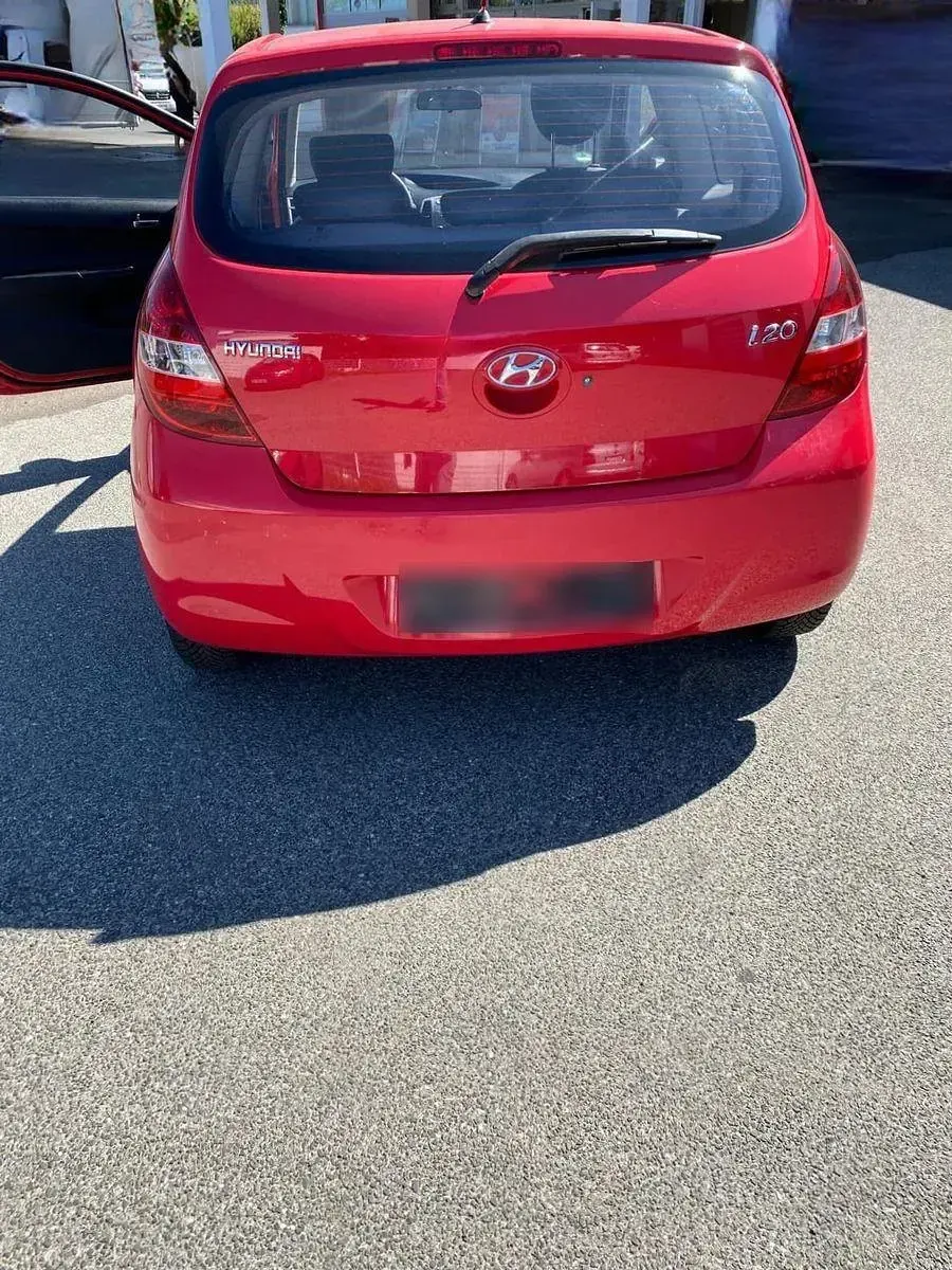 Gebraucht Hyundai i20 Classic 77 PS (56 kW) 2010 Rot Kleinwagen