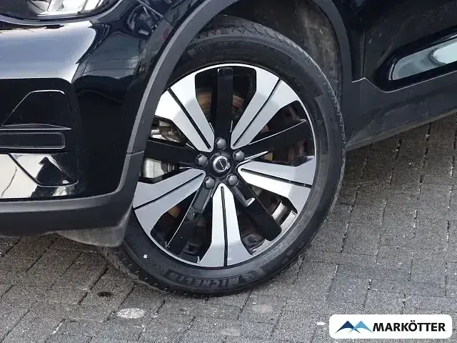Gebraucht Volvo XC40 Core 169 kW (231 PS) 2023 Stone) / solid (schwarz SUV