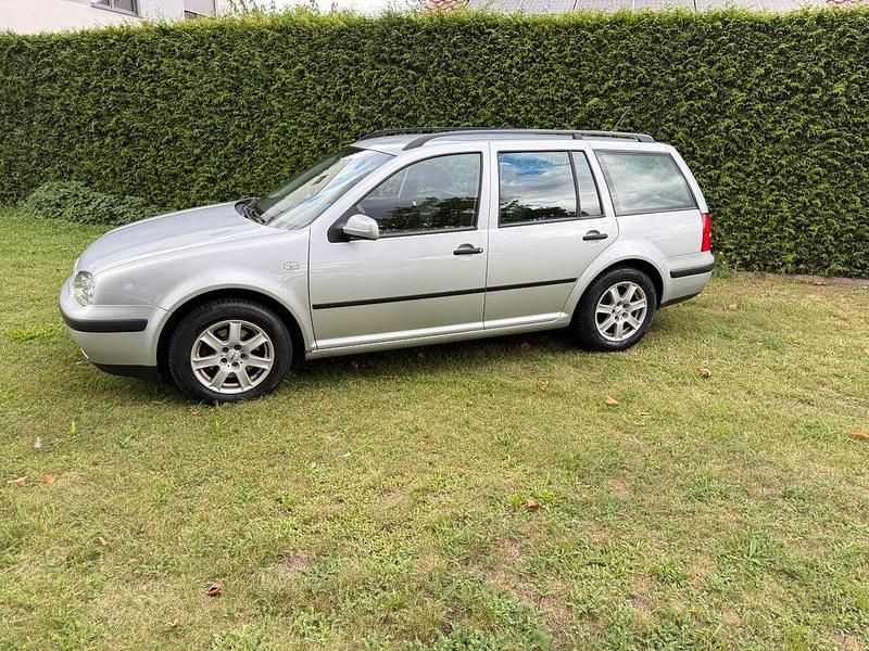 Gebraucht VW Golf IV Comfortline 101 PS (74 kW) 2004 Silber Kombi