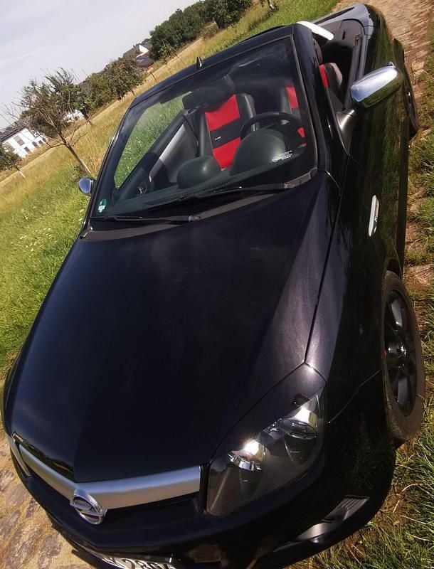 Schwarz Gebraucht 2004 Opel Tigra Cabrio | 3.995 € - Bild 1/4