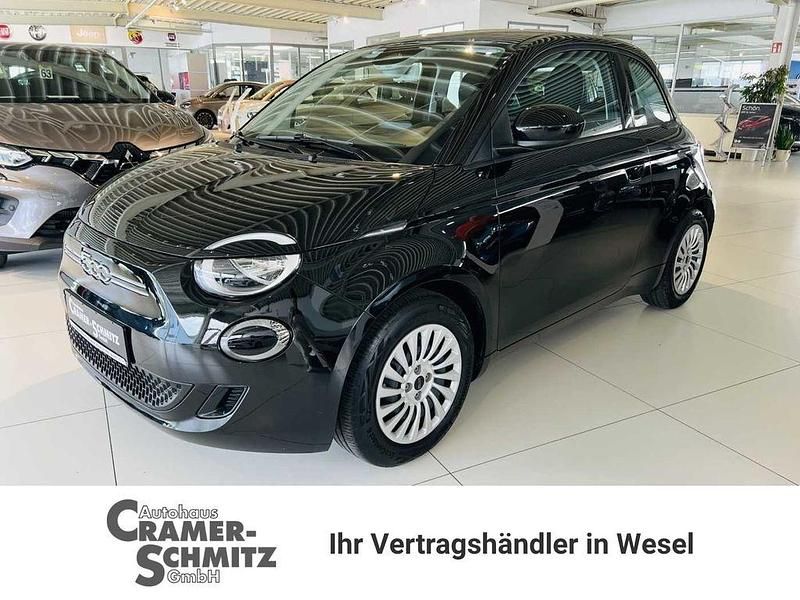 Onyx schwarz Gebraucht 2022 Fiat 500e Action Limousine | 17.490 € (Fairer Preis) - Bild 1/4