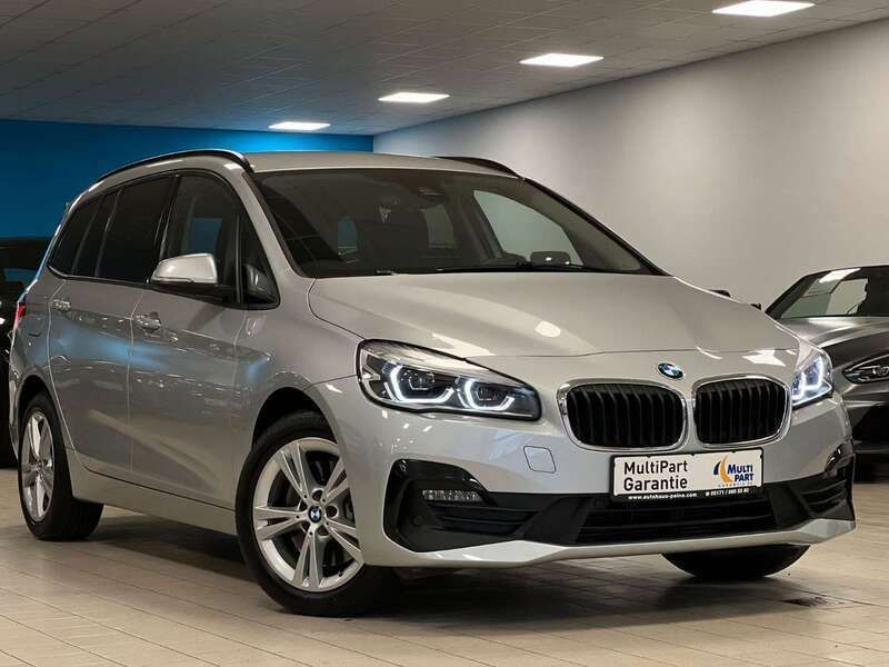 Glaciersilber metallic Gebraucht 2019 BMW 218 Kombi | 20.299 € (Fairer Preis) - Bild 1/4