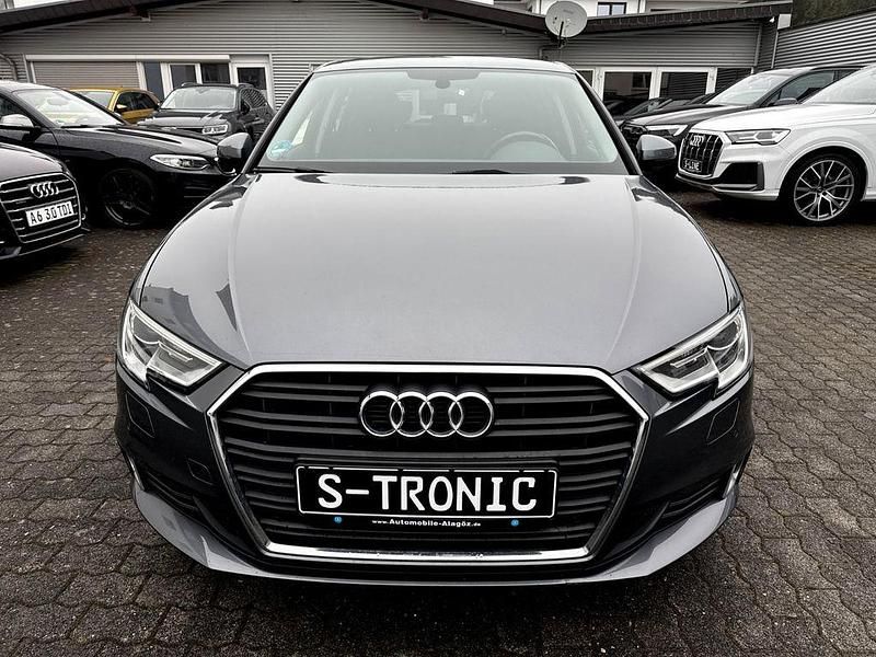 Gebraucht Audi A3 Sport 150 PS (110 kW) 2018 Grau Limousine