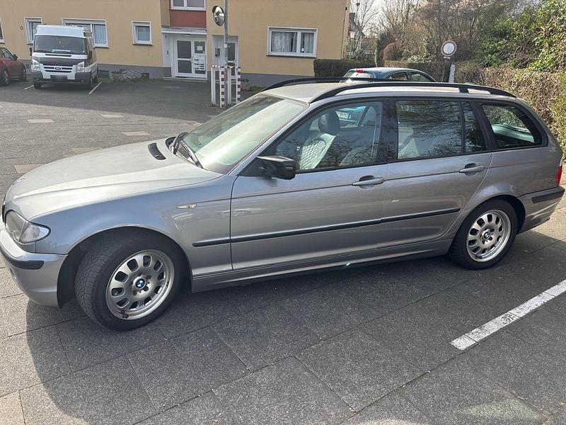 Gebraucht BMW 320 150 PS (110 kW) 2003 Silber Kombi