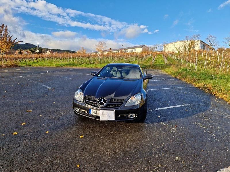 Gebraucht Mercedes SLK350 306 PS (225 kW) 2010 Schwarz Cabrio