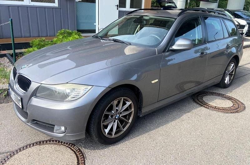 Grau Gebraucht 2009 BMW 320 Comfort Edition Limousine | 3.400 € (Guter Preis) - Bild 1/4
