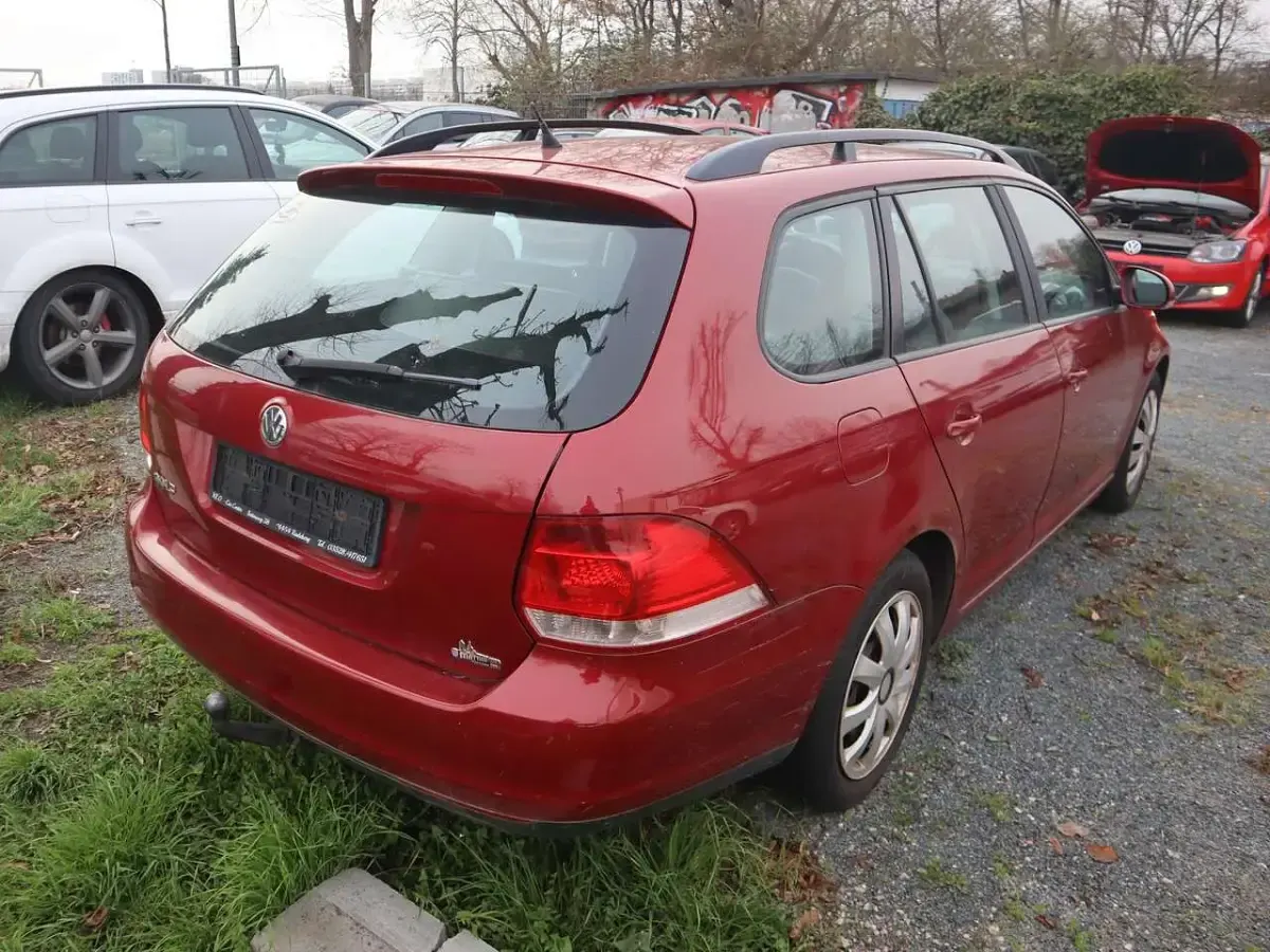 Gebraucht VW Golf VI Trendline 102 PS (75 kW) 2008 Red spice metallic Kleinwagen