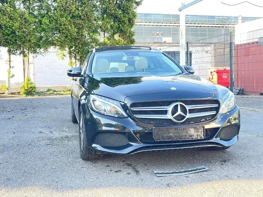 Gebraucht Mercedes C220 Avantgarde 170 PS (125 kW) 2017 Schwarz Limousine