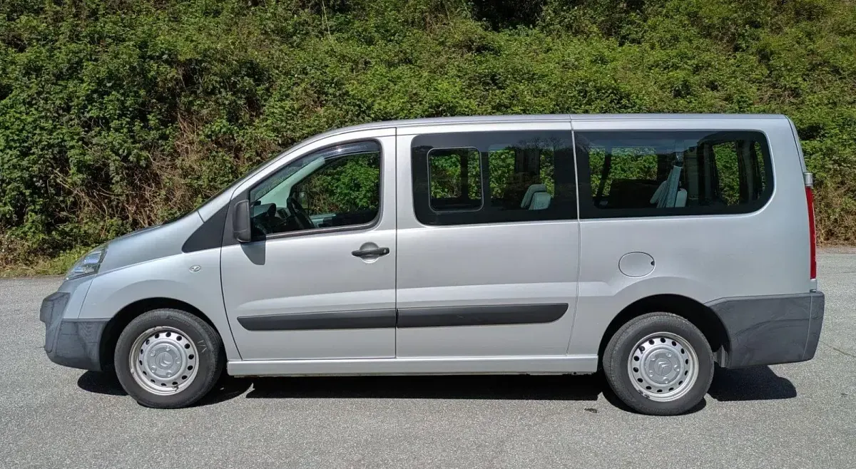 Gebraucht Citroën Jumpy 163 PS (119 kW) 2014 Silber Van / Kleinbus