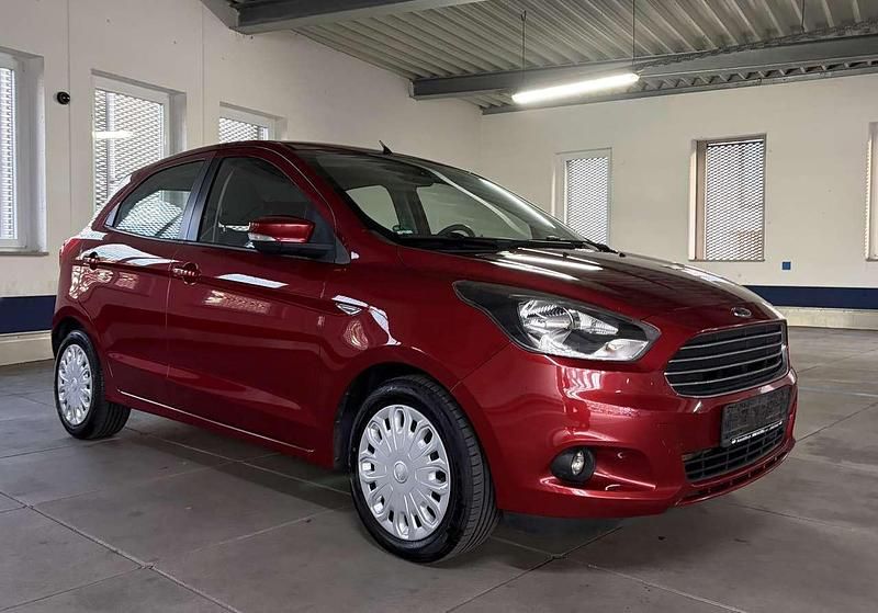 Gebraucht Ford Ka 86 PS (63 kW) 2017 Rubyrot (metallic) Limousine