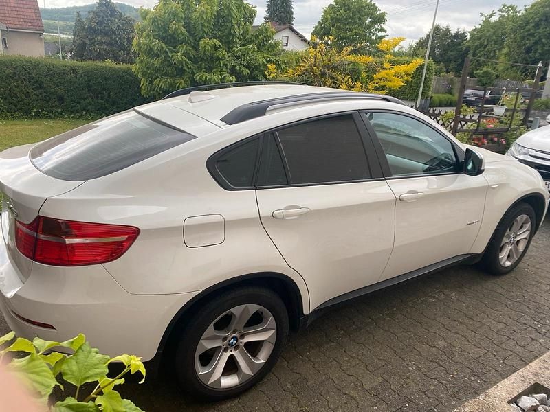 Weiß Gebraucht 2011 BMW X6 SUV | 13.500 € - Bild 1/4