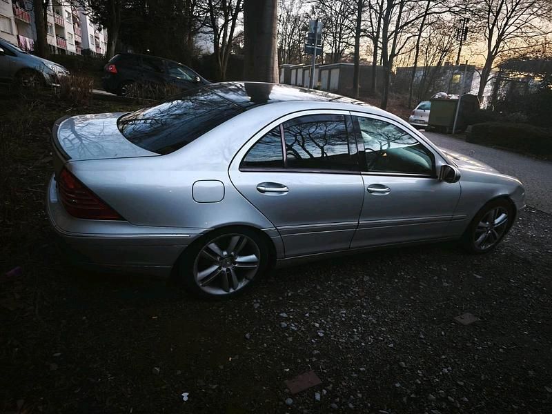 Gebraucht Mercedes C180 Elegance 129 PS (94 kW) 2001 Grau Limousine