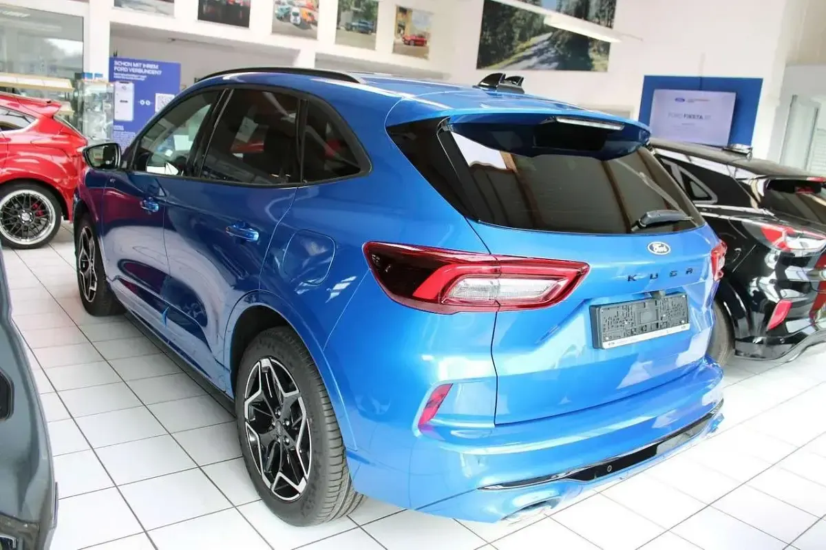 Neu Ford Kuga ST-Line X 186 PS (136 kW) 2026 Blau SUV