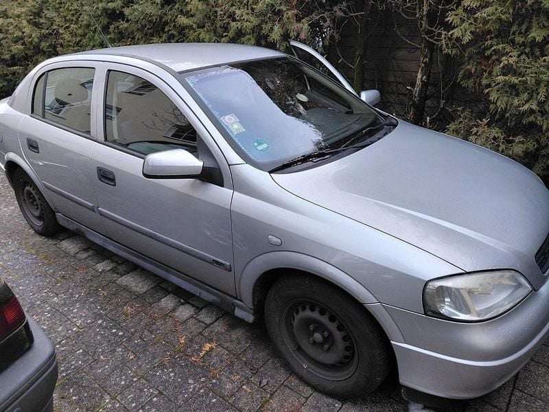 Silber Gebraucht 2001 Opel Astra Comfort Limousine | 990 € (Guter Preis) - Bild 1/4
