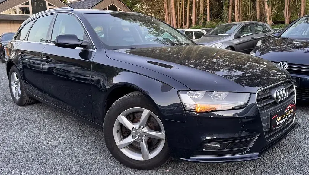 Gebraucht Audi A4 Ambiente 177 PS (130 kW) 2012 Blau Kombi